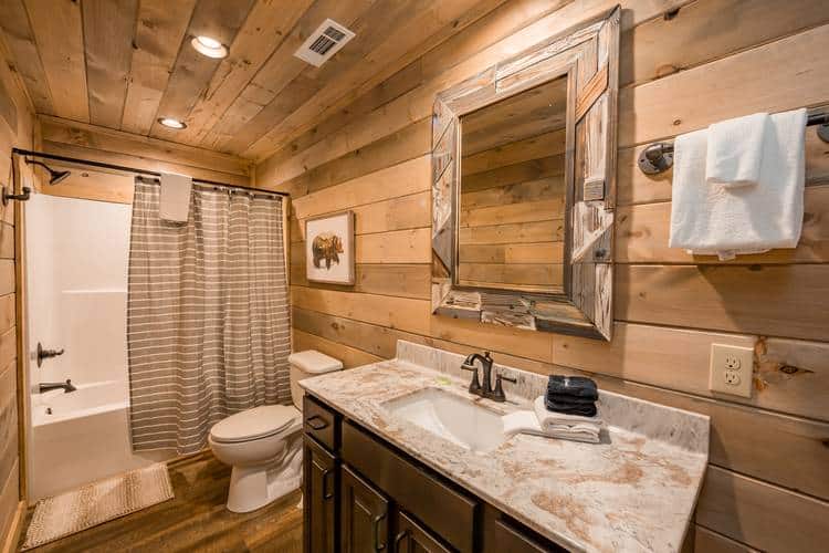 bathroom in iron mountain lodge