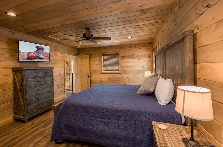 bedroom in iron mountain lodge
