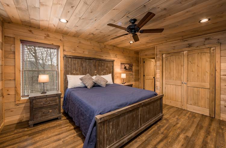 iron mountain lodge bedroom